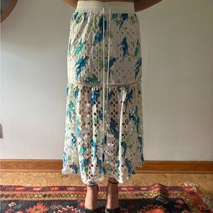 FARM Rio White and Blue tropical bird  Midi Skirt with eyelet. Partially lined